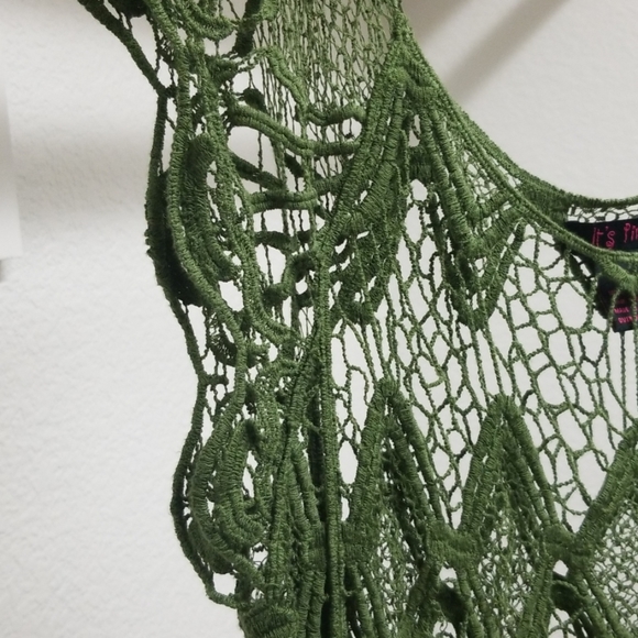 Top - Picture 2 of 3